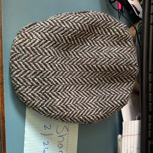 Hannah Black and White Tweed Cap